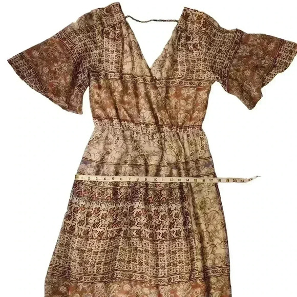 Lily Rose Long Mazi Dress Flare Sleeve Size M Neutral Colors Sheer With Lining - Picture 7 of 16